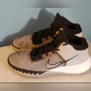 Nike Kyrie Flytrap 4 Sneakers